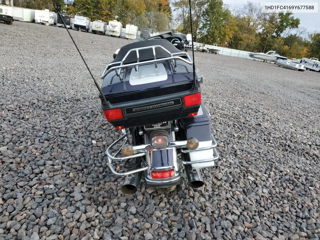 1HD1FC4169Y677588 2009 Harley-Davidson Flhtcu