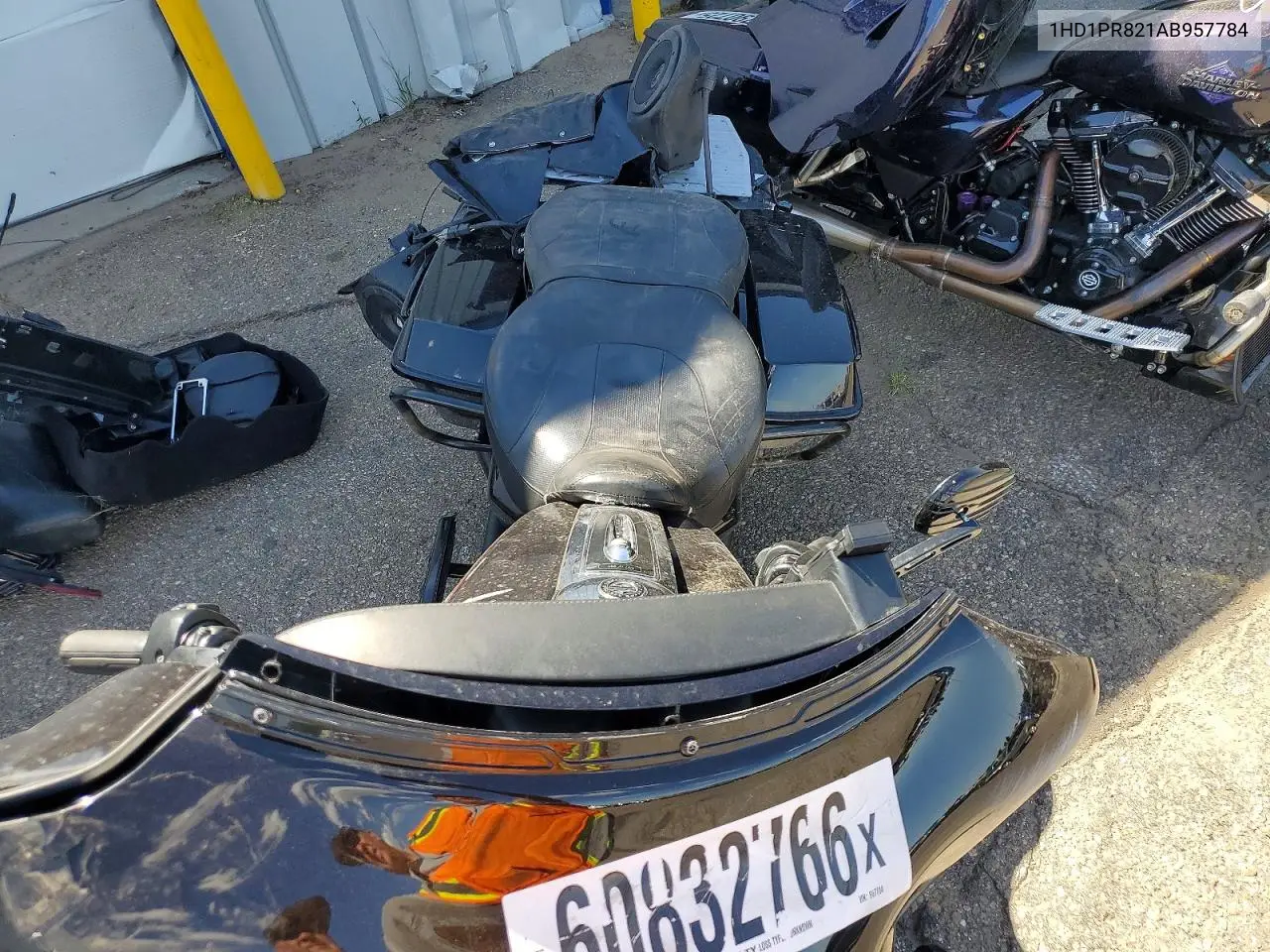 2010 Harley-Davidson Flhtcuse5 Blk VIN: 1HD1PR821AB957784 Lot: 60832766