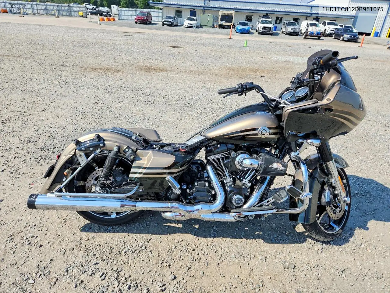 2013 Harley-Davidson Fltrxse Cvo Road Glide Custom VIN: 1HD1TC812DB951075 Lot: 56721086