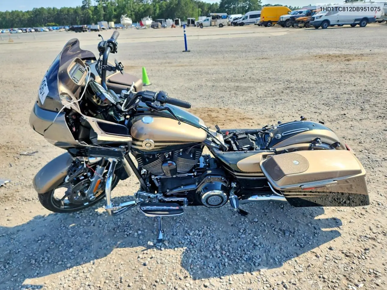 2013 Harley-Davidson Fltrxse Cvo Road Glide Custom VIN: 1HD1TC812DB951075 Lot: 56721086