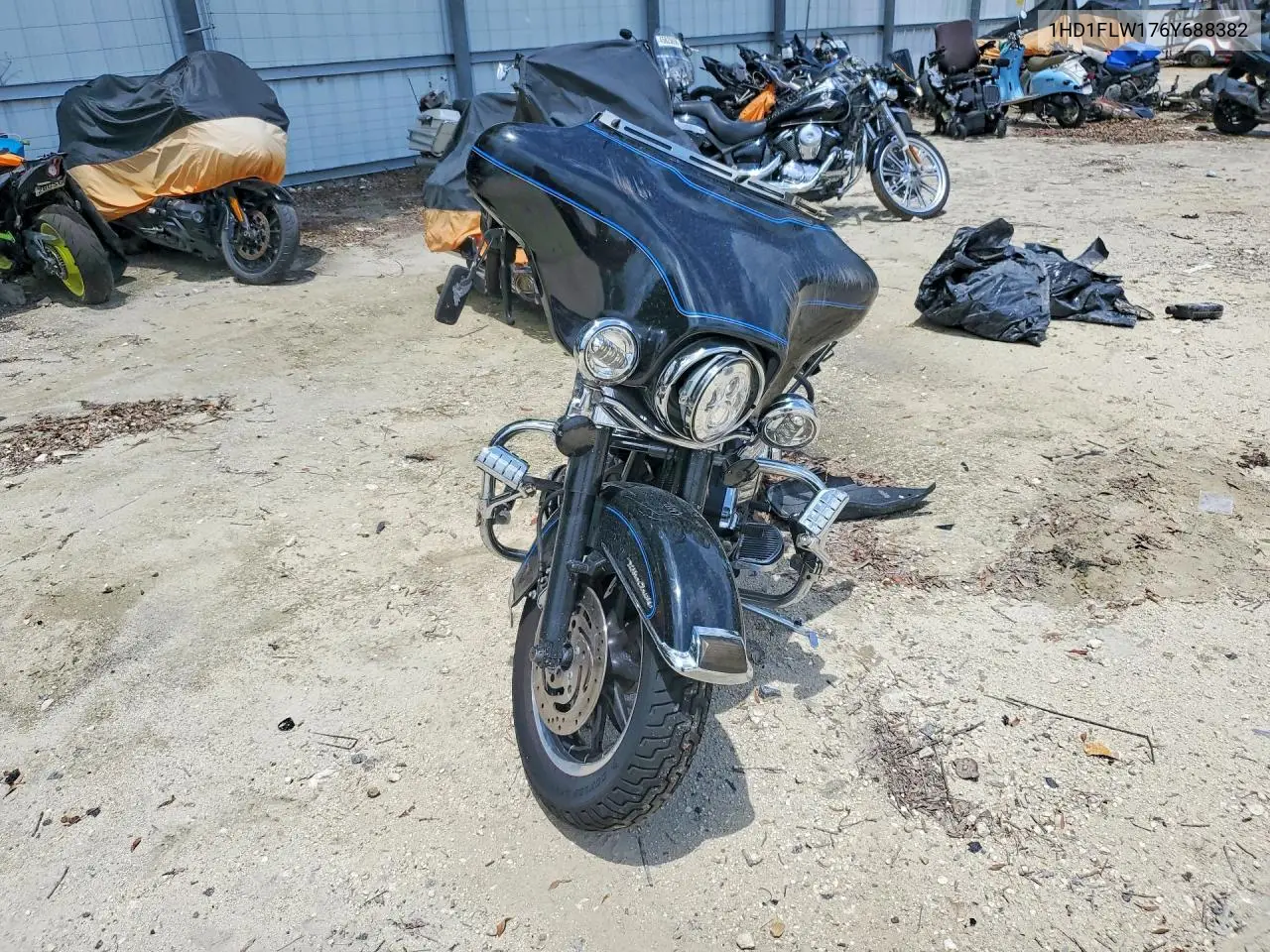 2006 Harley-Davidson Flhtcui Shrine VIN: 1HD1FLW176Y688382 Lot: 60893716