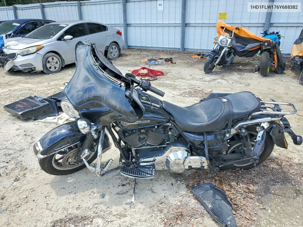 2006 Harley-Davidson Flhtcui Shrine VIN: 1HD1FLW176Y688382 Lot: 60893716