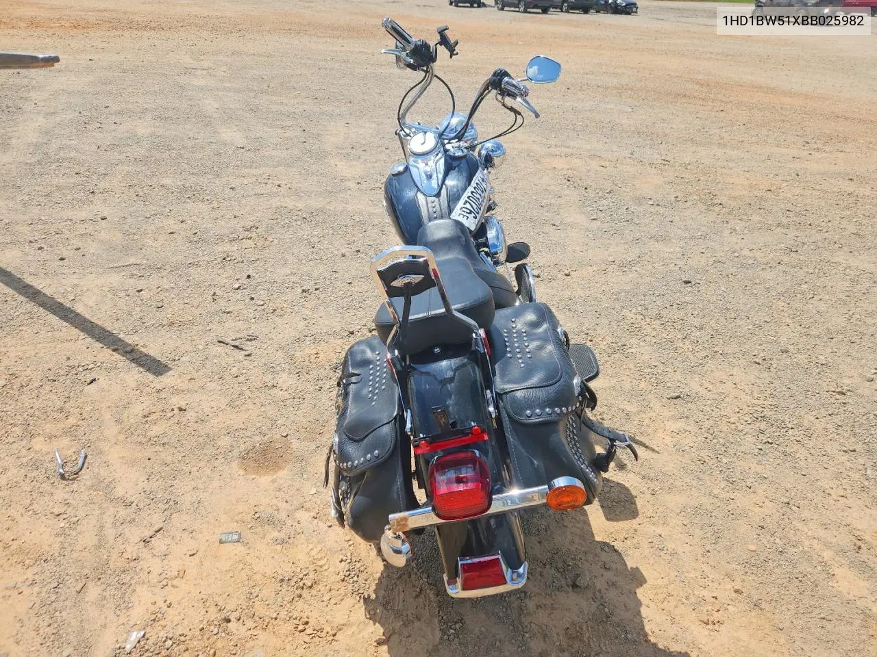 2011 Harley-Davidson Flstc VIN: 1HD1BW51XBB025982 Lot: 41633026