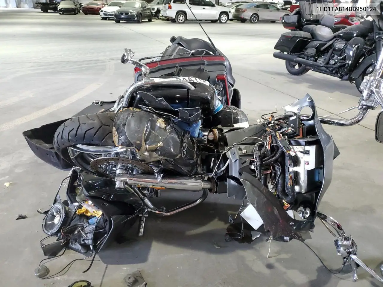 2011 Harley-Davidson Fltruse VIN: 1HD1TA814BB950124 Lot: 44684475