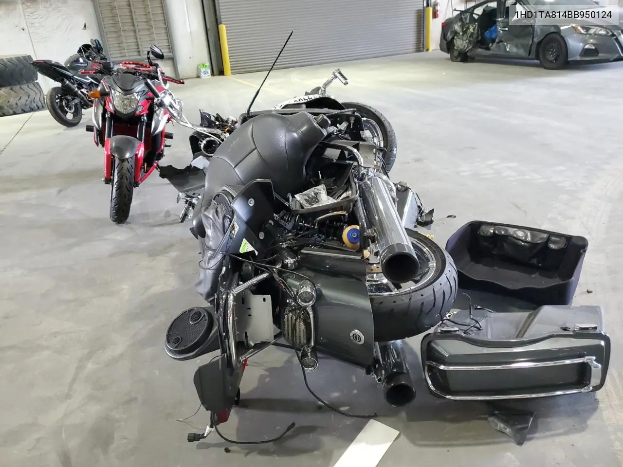 2011 Harley-Davidson Fltruse VIN: 1HD1TA814BB950124 Lot: 44684475