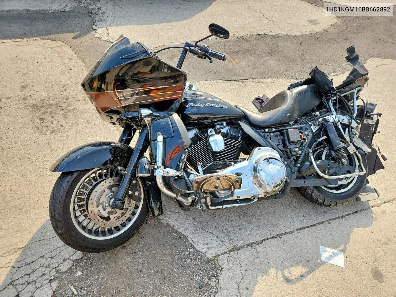 1HD1KGM16BB662892 2011 Harley-Davidson Fltru