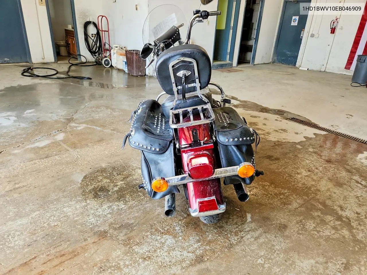 2014 Harley-Davidson Flstc Heritage Softail Classic VIN: 1HD1BWV10EB046909 Lot: 60991876
