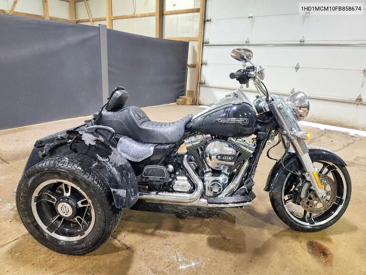 2015 Harley-Davidson Flrt Free Wheeler VIN: 1HD1MCM10FB858674 Lot: 60005286