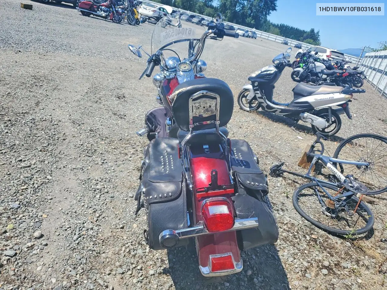 2015 Harley-Davidson Flstc Heritage Softail Classic VIN: 1HD1BWV10FB031618 Lot: 61040536