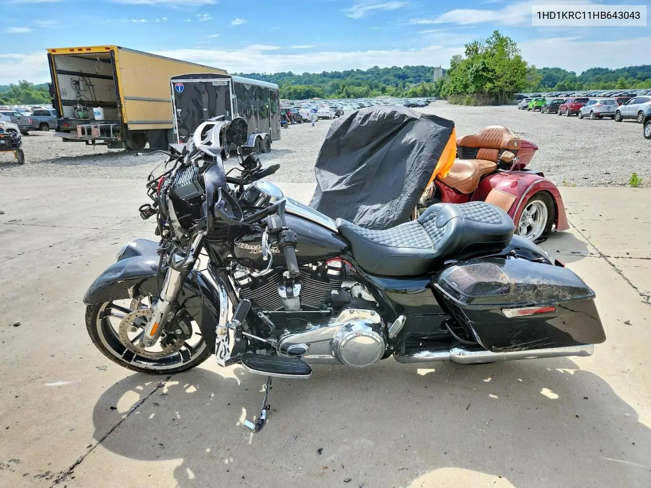2017 Harley-Davidson Flhxs Street Glide Special VIN: 1HD1KRC11HB643043 Lot: 56353186