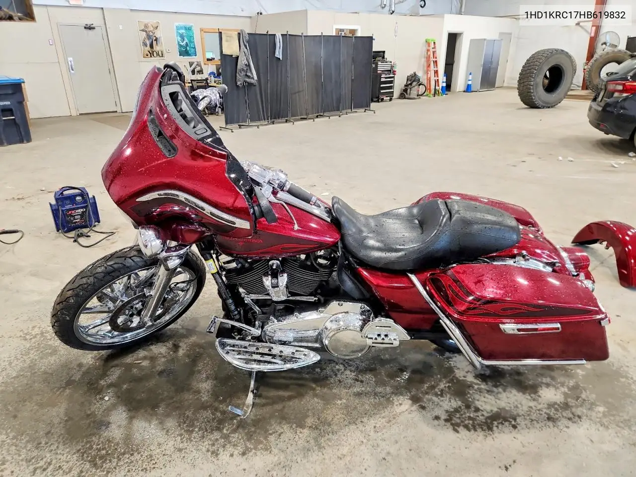 2017 Harley-Davidson Flhxs Street Glide Special VIN: 1HD1KRC17HB619832 Lot: 58438156
