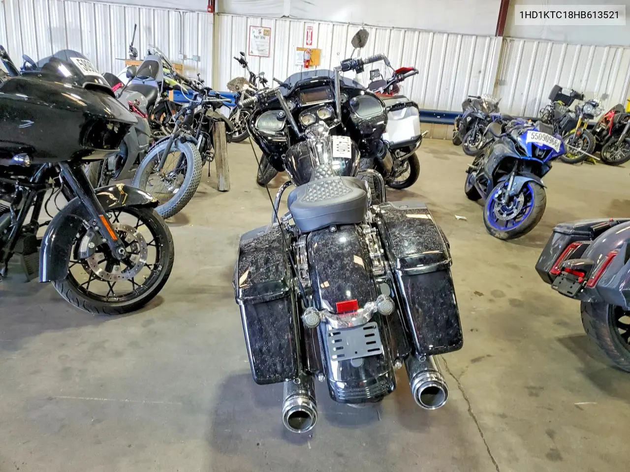 2017 Harley-Davidson Fltrxs Road Glide Special VIN: 1HD1KTC18HB613521 Lot: 59674306
