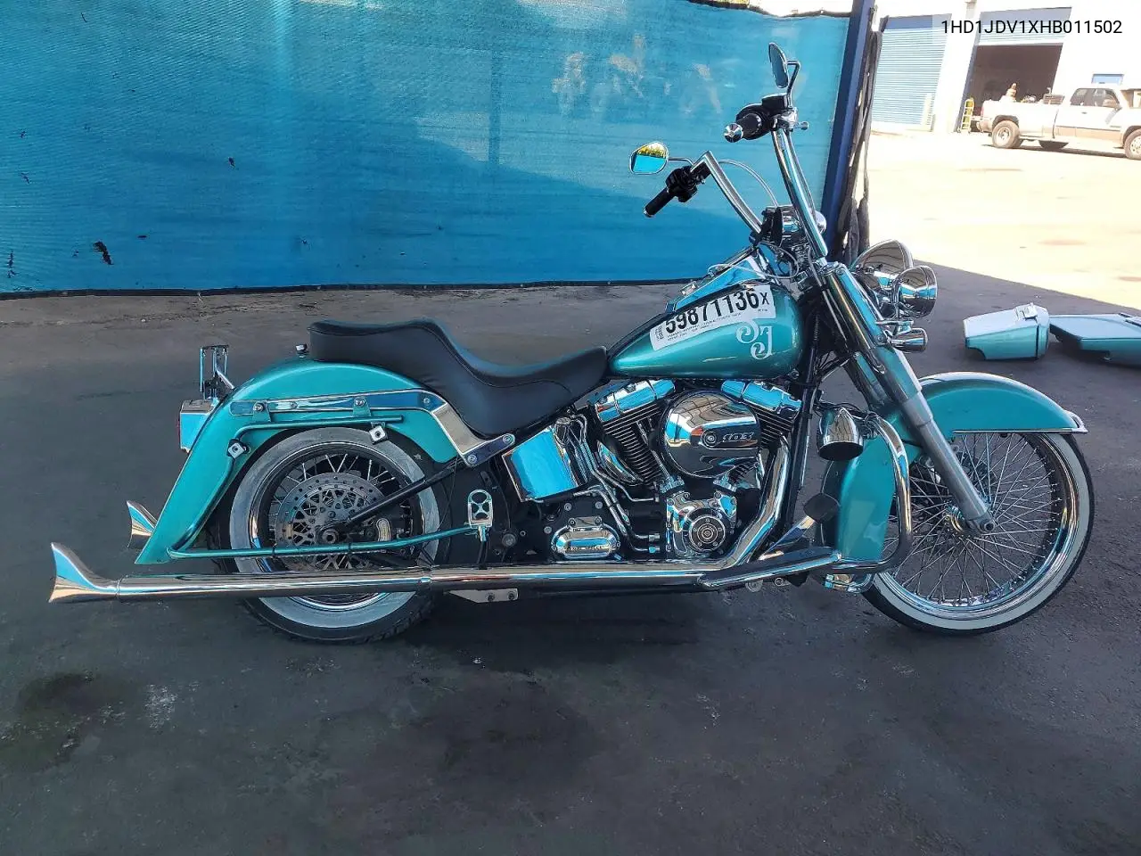 2017 Harley-Davidson Flstn Softail Deluxe VIN: 1HD1JDV1XHB011502 Lot: 59871136