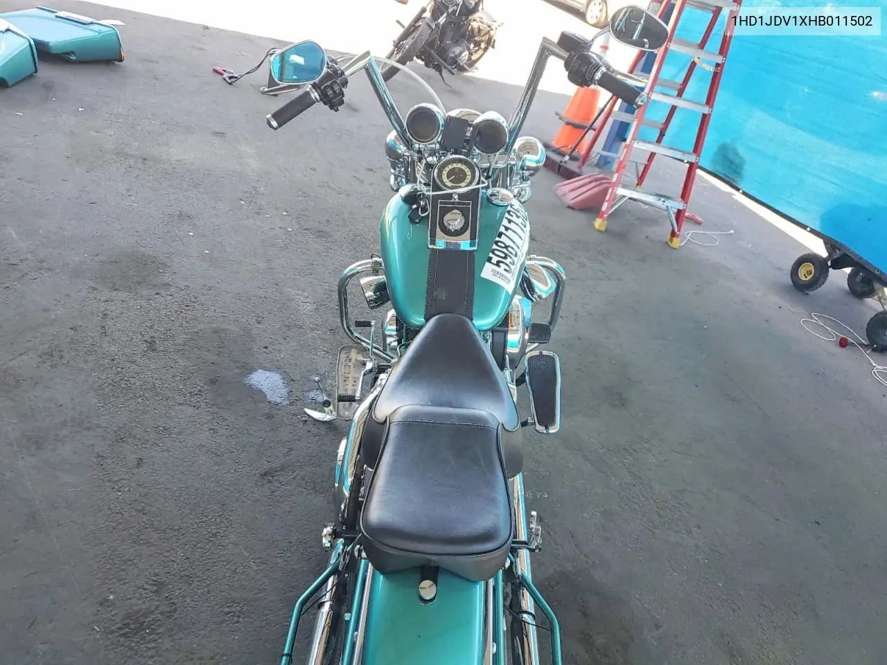 2017 Harley-Davidson Flstn Softail Deluxe VIN: 1HD1JDV1XHB011502 Lot: 59871136