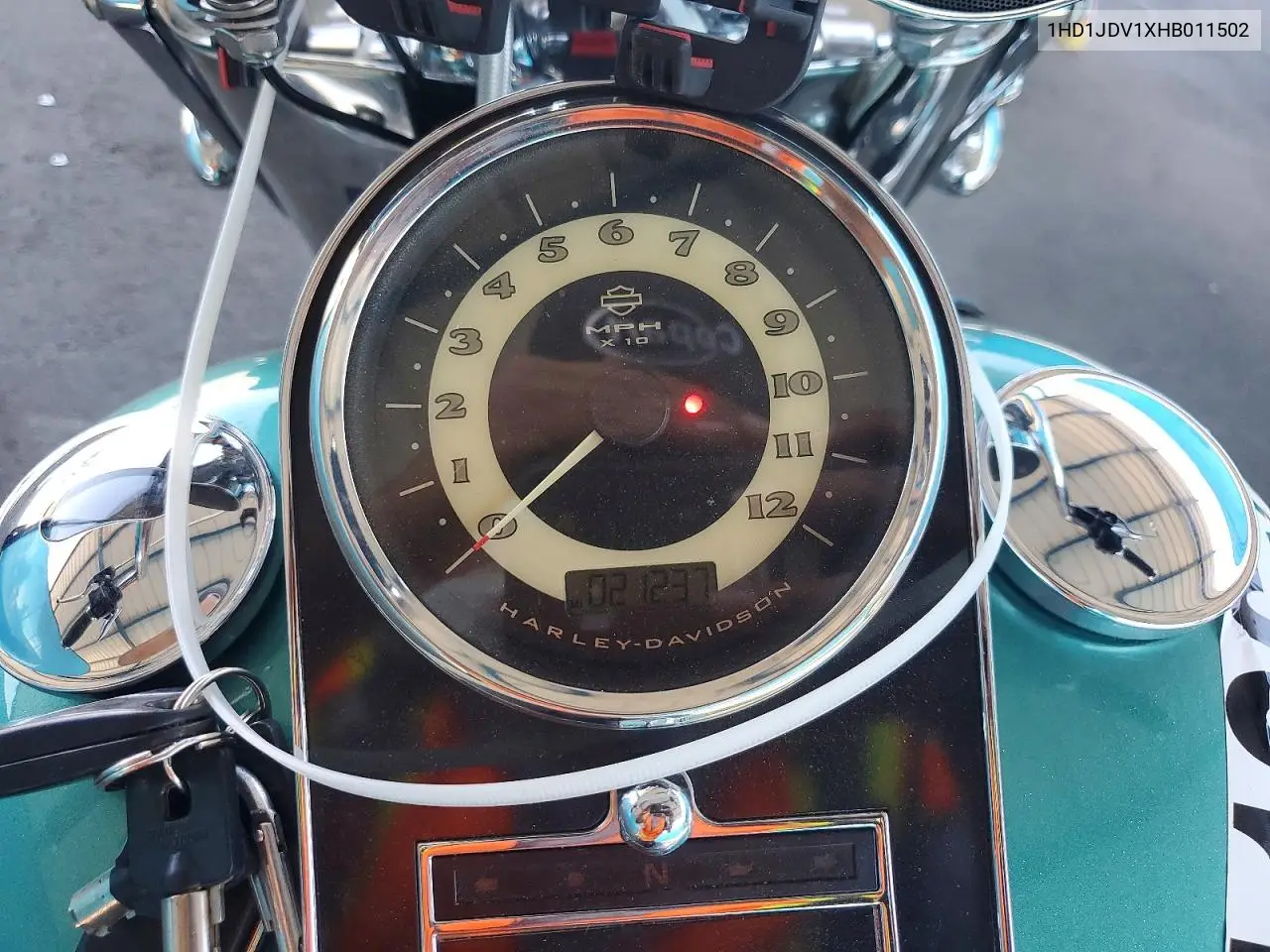 2017 Harley-Davidson Flstn Softail Deluxe VIN: 1HD1JDV1XHB011502 Lot: 59871136