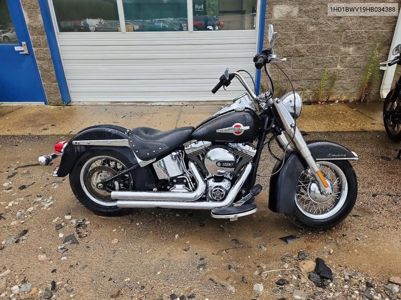 2017 Harley-Davidson Flstc Heritage Softail Classic VIN: 1HD1BWV19HB034388 Lot: 62285206