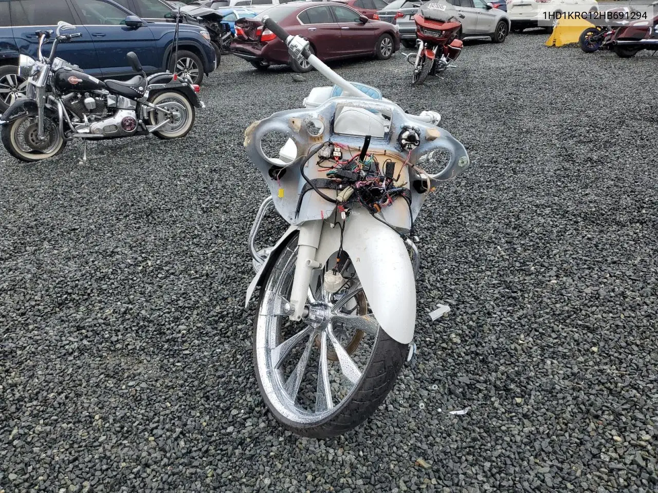2017 Harley-Davidson Flhxs Street Glide Special VIN: 1HD1KRC12HB691294 Lot: 84169255