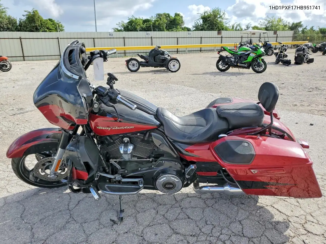 2017 Harley-Davidson Flhxse Cvo Street Glide VIN: 1HD1PXF17HB951741 Lot: 95587795