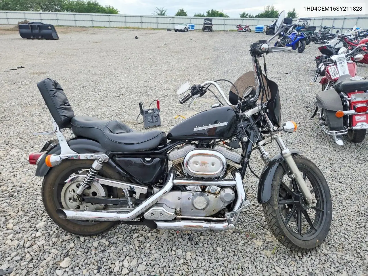 1995 Harley-Davidson Xl883 Hugger VIN: 1HD4CEM16SY211828 Lot: 55360356