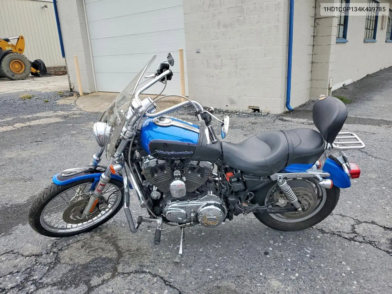 2004 Harley-Davidson Xl1200 C VIN: 1HD1CGP134K439785 Lot: 56717156