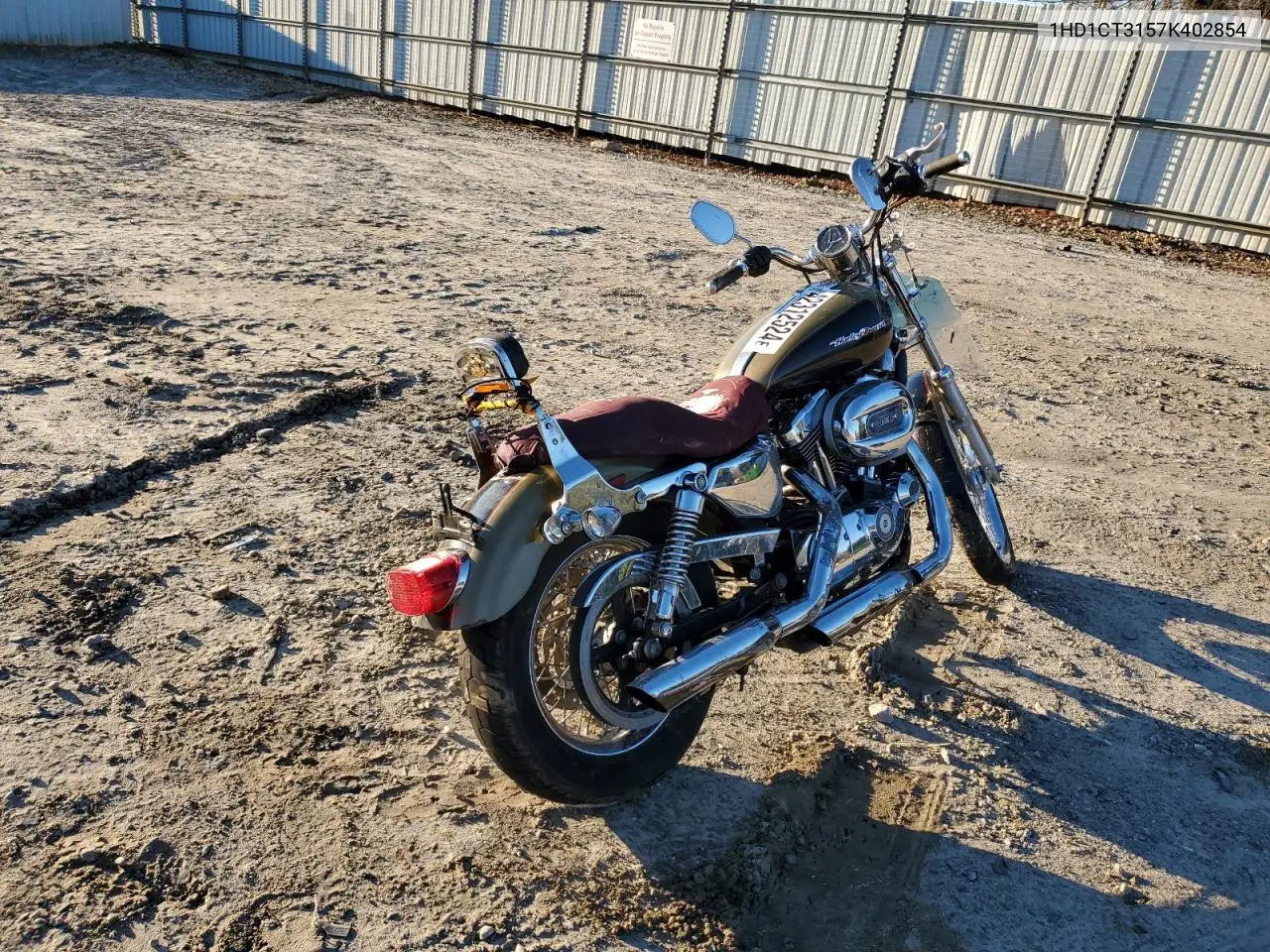 2007 Harley-Davidson Xl1200 C VIN: 1HD1CT3157K402854 Lot: 63209305