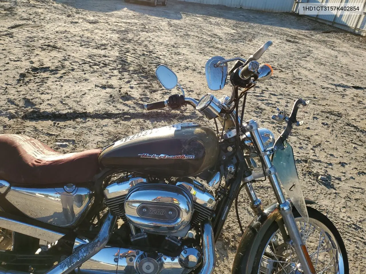2007 Harley-Davidson Xl1200 C VIN: 1HD1CT3157K402854 Lot: 63209305