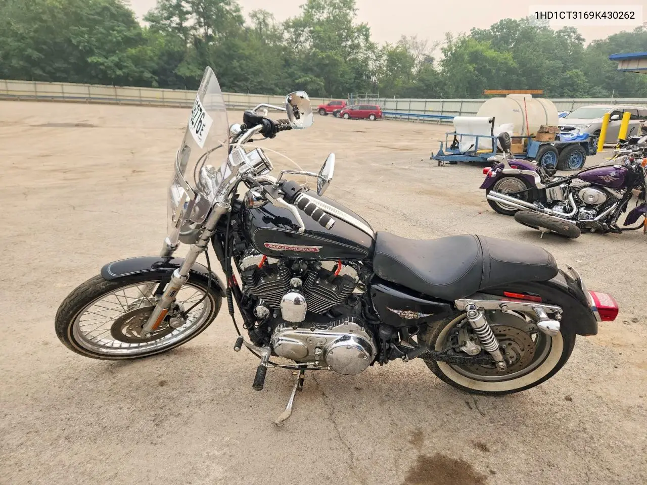 2009 Harley-Davidson Xl1200 C VIN: 1HD1CT3169K430262 Lot: 58046276