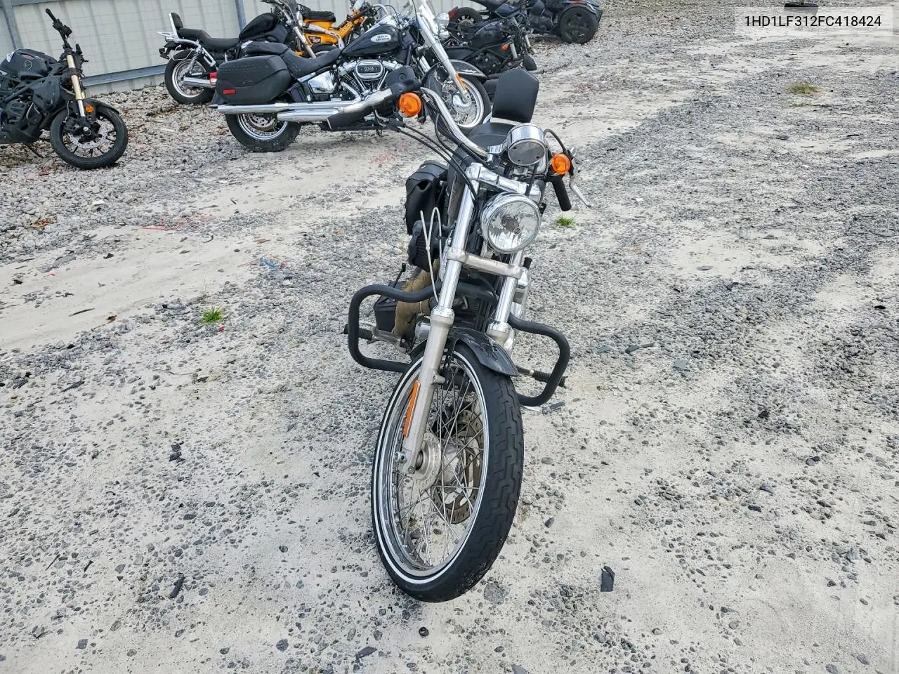 2015 Harley-Davidson Xl1200 V VIN: 1HD1LF312FC418424 Lot: 61181196