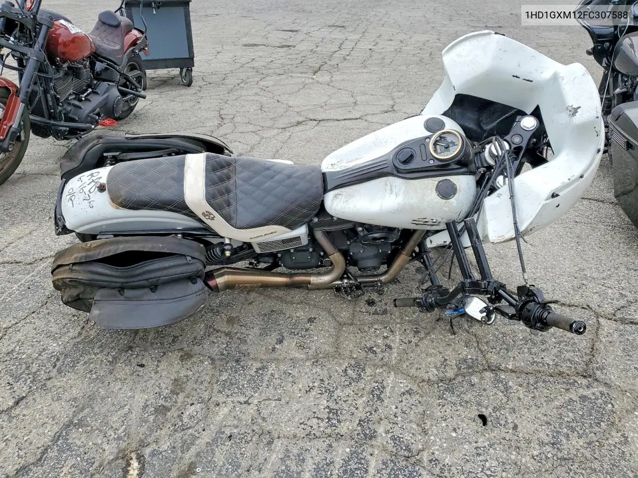 2015 Harley-Davidson Fxdb Dyna Street Bob VIN: 1HD1GXM12FC307588 Lot: 59356816