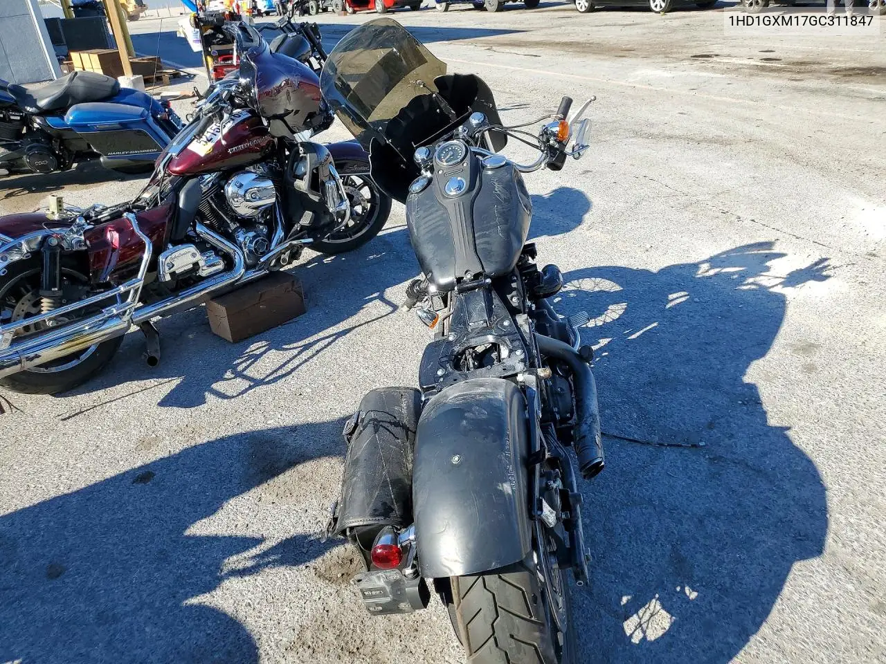 street bob