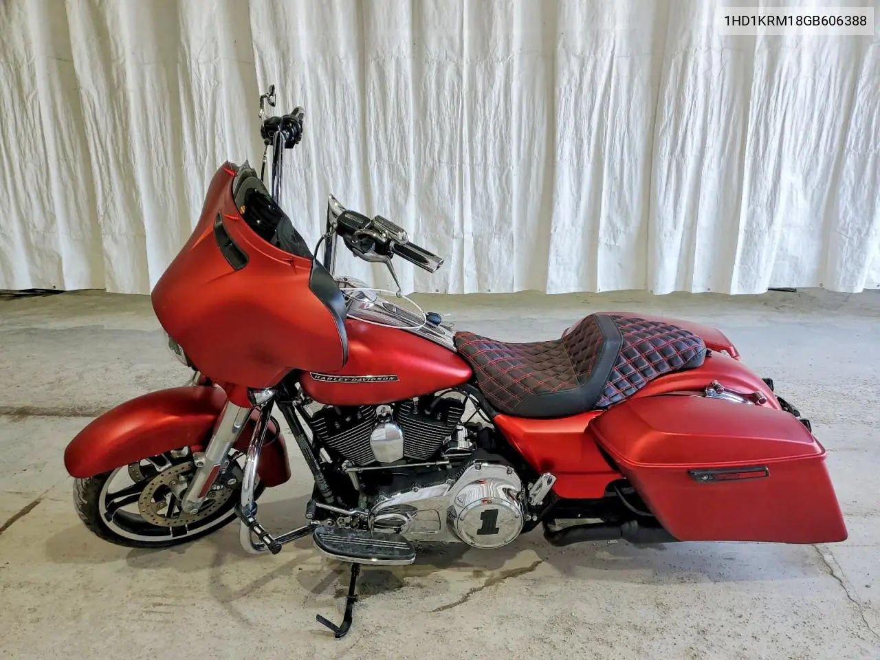 2016 Harley-Davidson Flhxs Street Glide Special VIN: 1HD1KRM18GB606388 Lot: 61911536