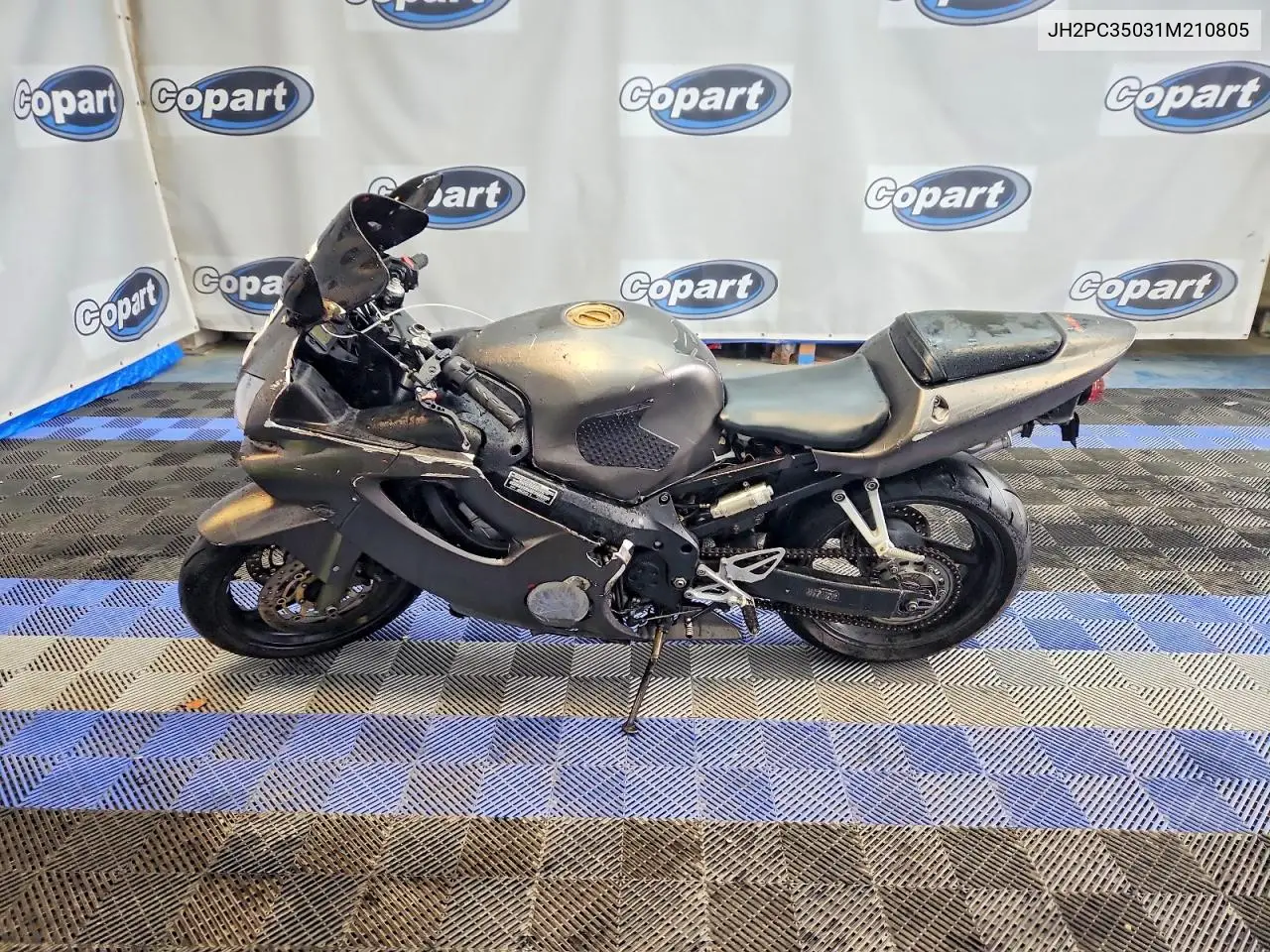 2001 Honda Cbr600 F4 VIN: JH2PC35031M210805 Lot: 53164316