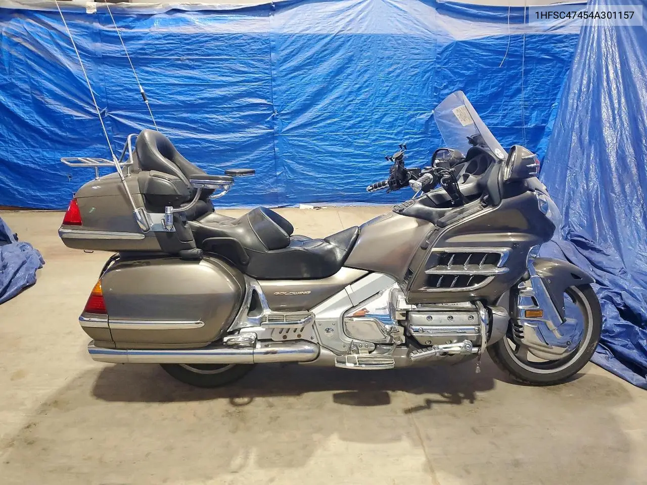 2004 Honda Gl1800 A VIN: 1HFSC47454A301157 Lot: 58280346