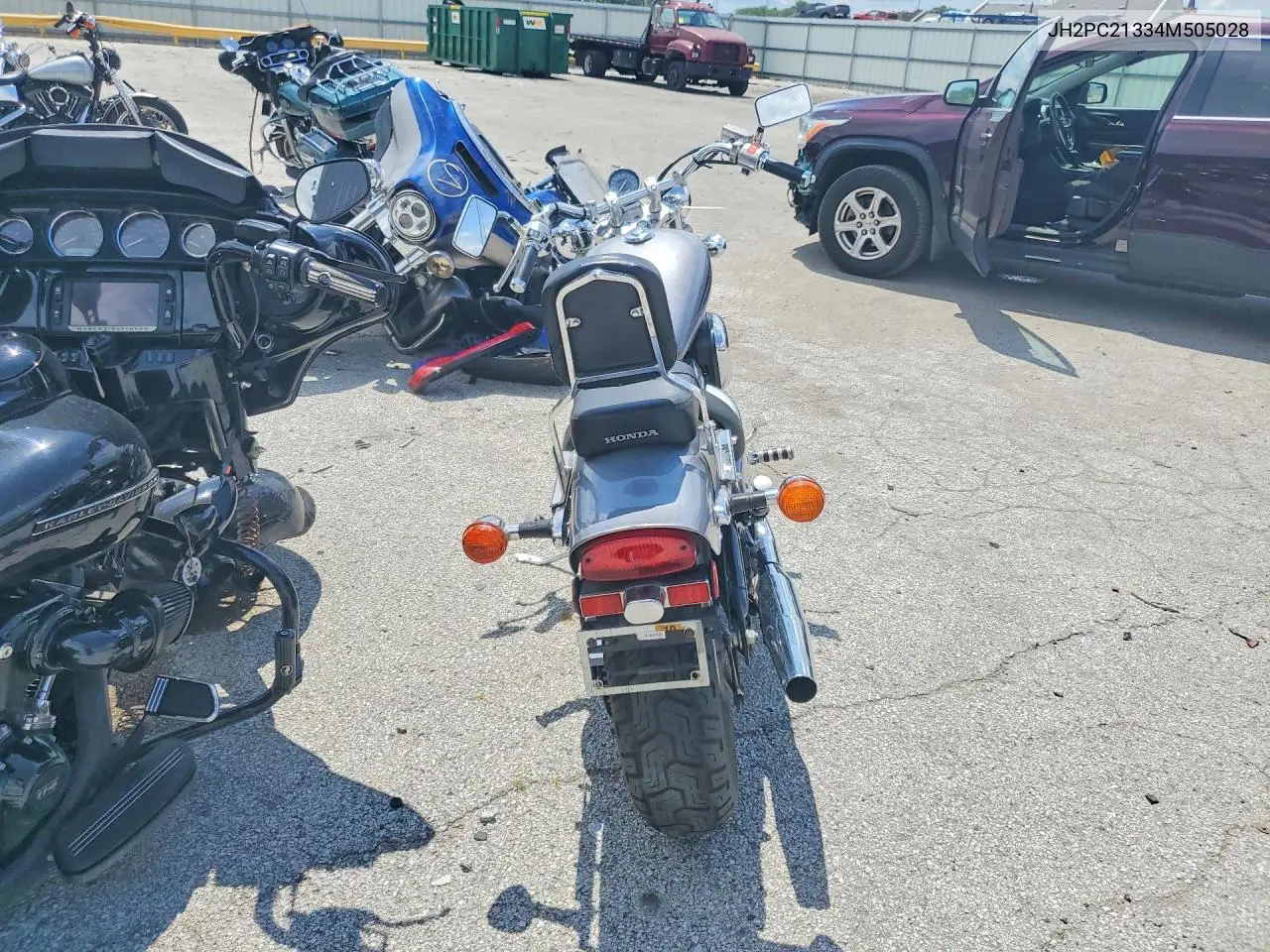 2004 Honda Vt600 Cd VIN: JH2PC21334M505028 Lot: 61773776