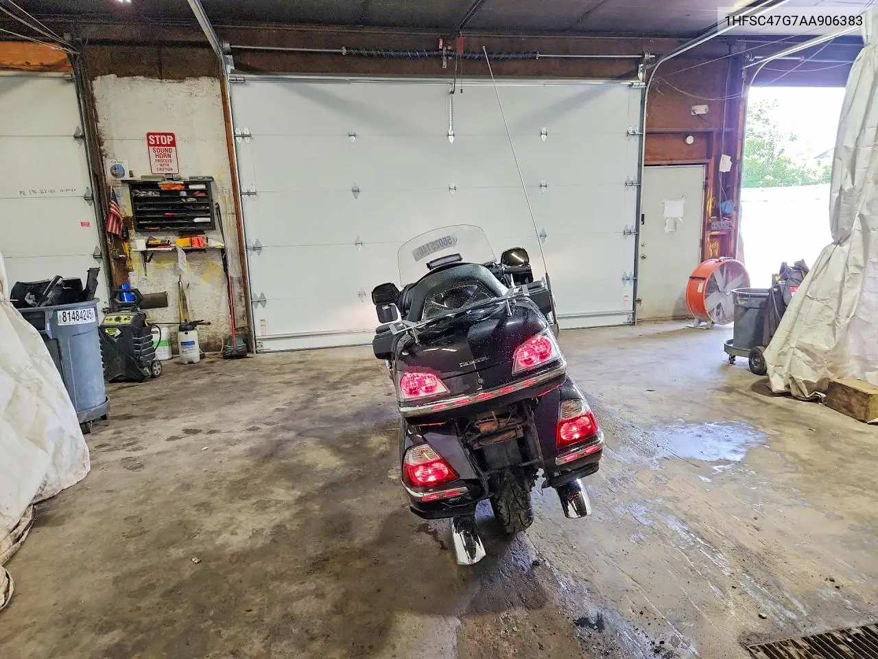 2010 Honda Gl1800 VIN: 1HFSC47G7AA906383 Lot: 56025146