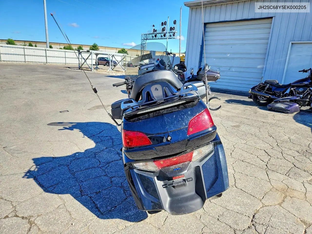 2014 Honda Gl1800 L VIN: JH2SC68Y5EK000205 Lot: 57189486