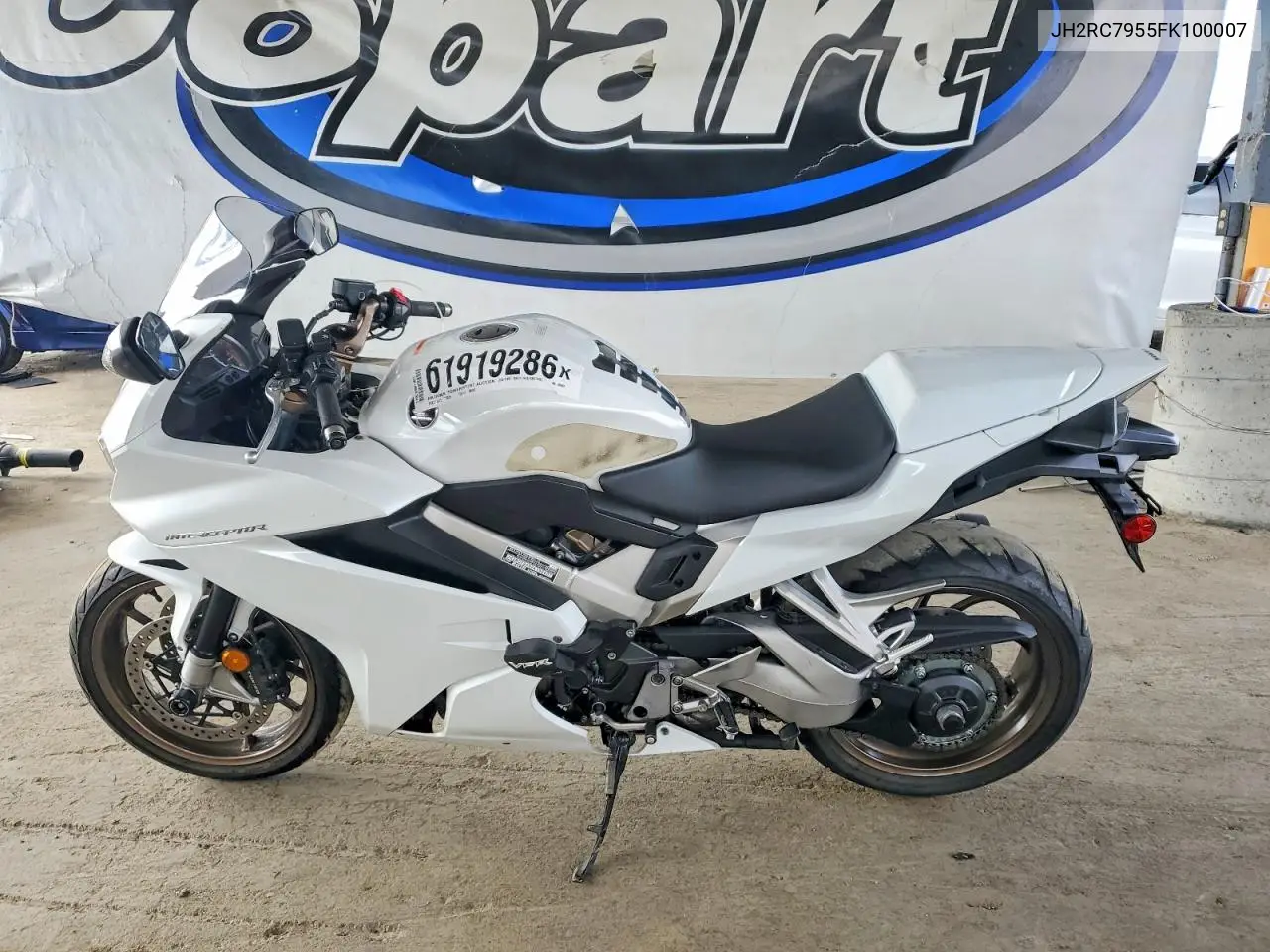2015 Honda Vfr800 F VIN: JH2RC7955FK100007 Lot: 61919286