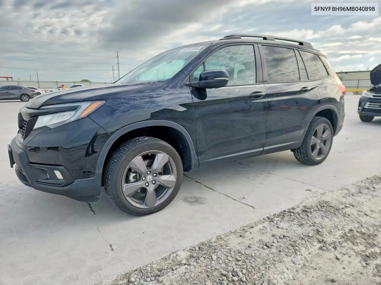 2021 Honda Passport Touring VIN: 5FNYF8H96MB040898 Lot: 51287086