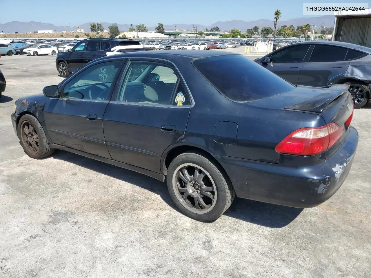 1HGCG6652YA042644 2000 Honda Accord Lx