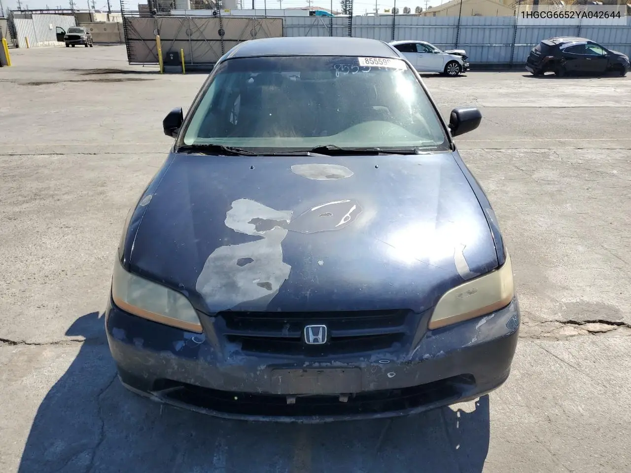 1HGCG6652YA042644 2000 Honda Accord Lx