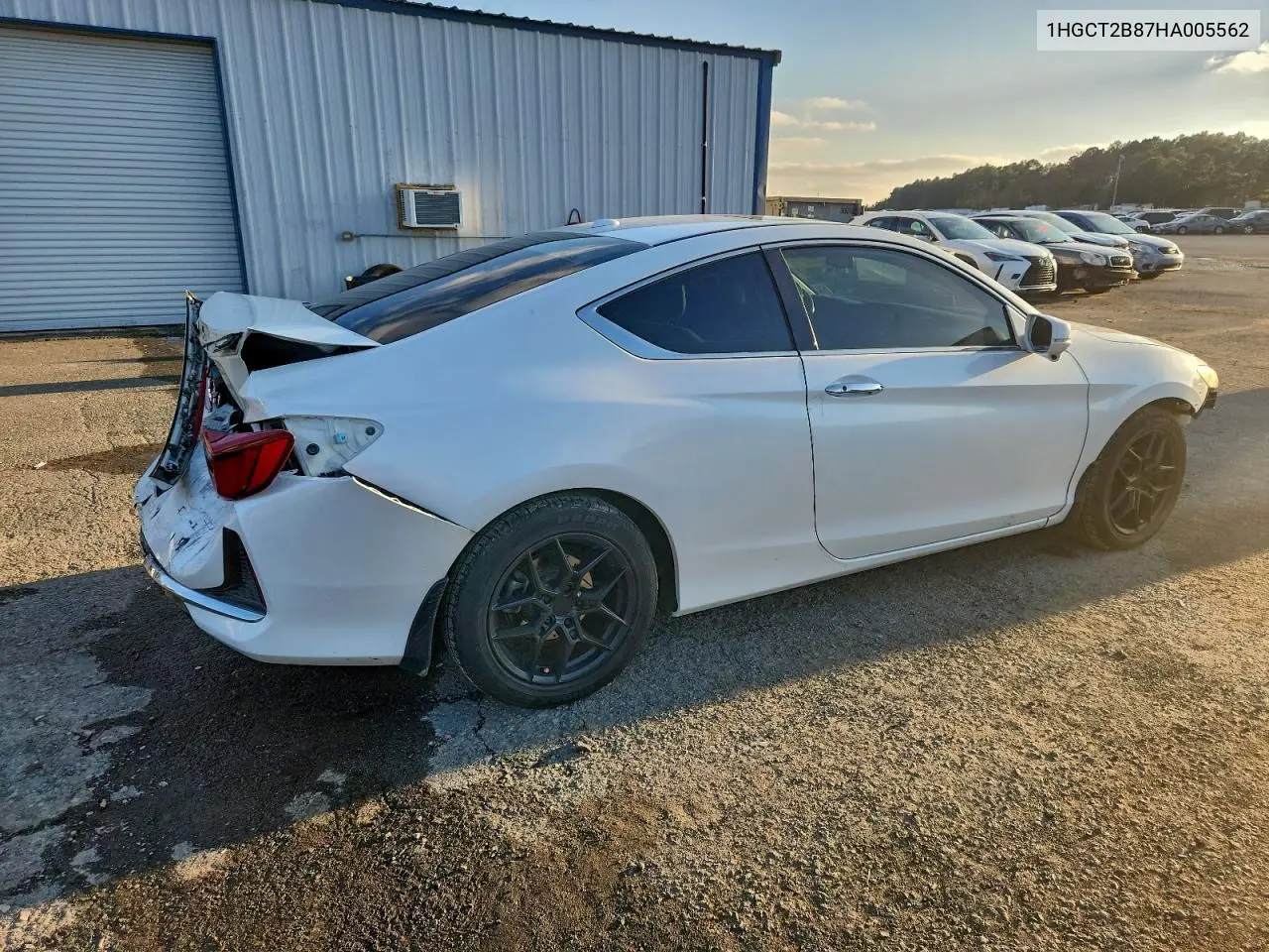 1HGCT2B87HA005562 2017 Honda Accord Exl