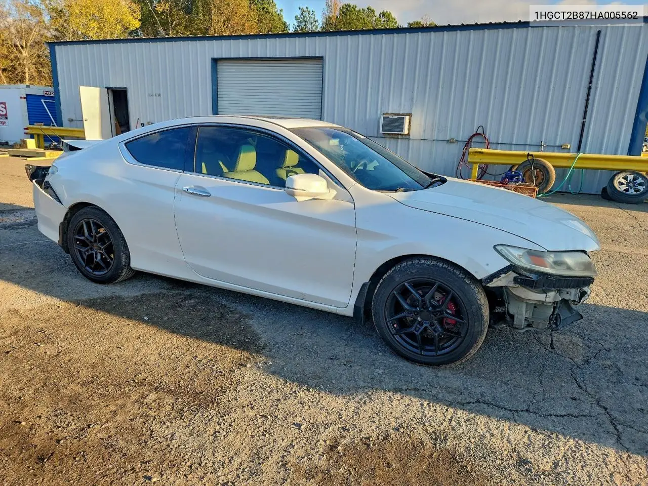 1HGCT2B87HA005562 2017 Honda Accord Exl