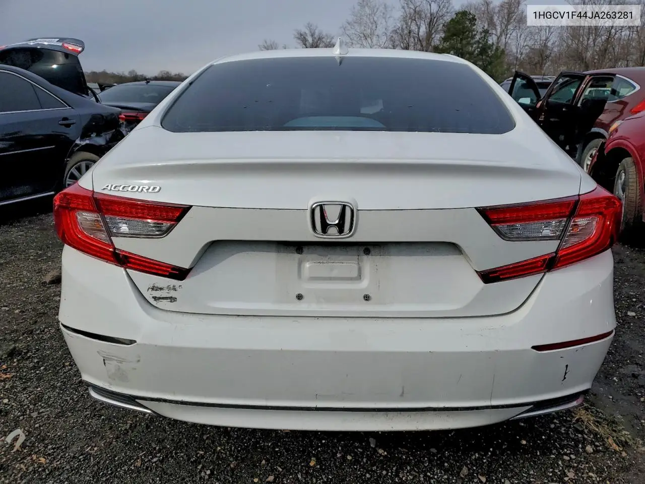 1HGCV1F44JA263281 2018 Honda Accord