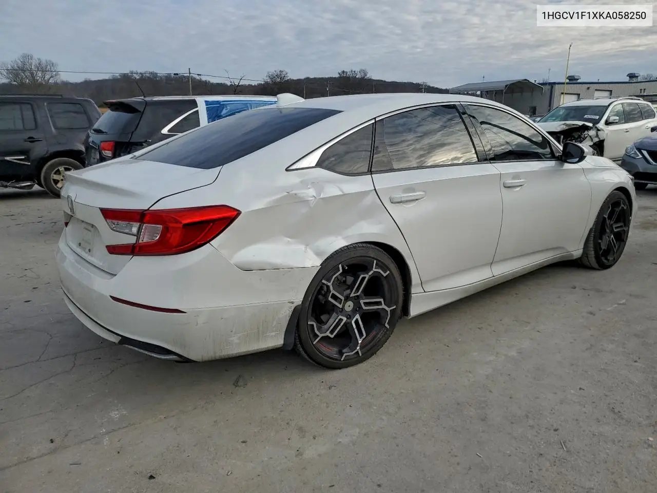 1HGCV1F1XKA058250 2019 Honda Accord Lx