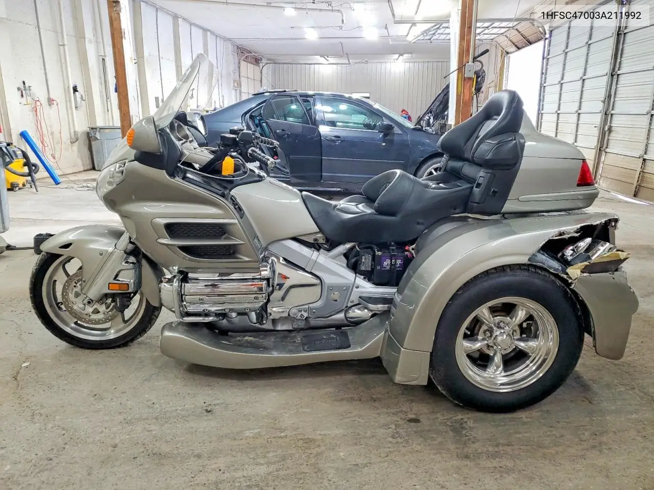 2003 Honda Gl1800 VIN: 1HFSC47003A211992 Lot: 60952966