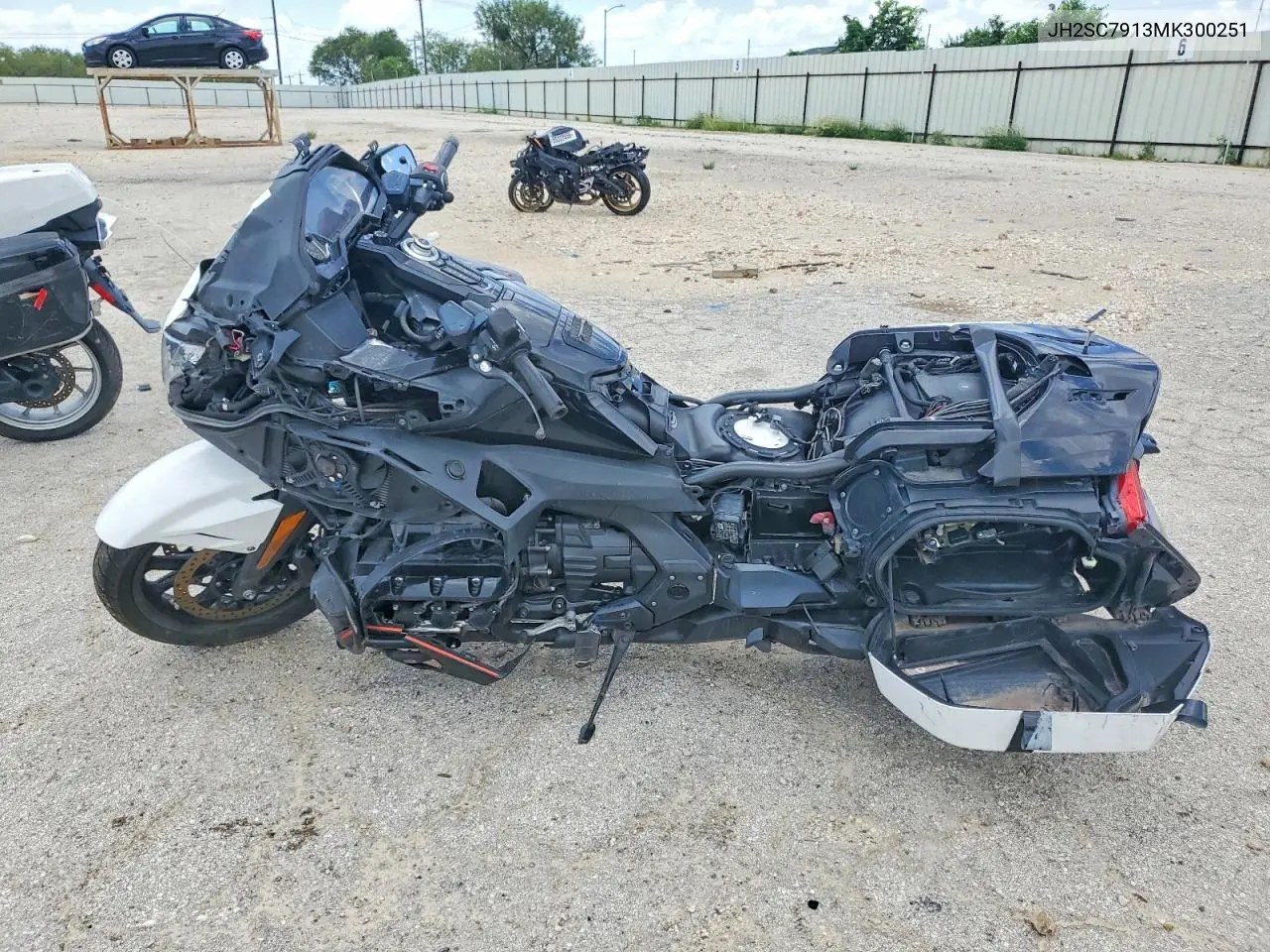 2021 Honda Gl1800 B VIN: JH2SC7913MK300251 Lot: 56504976