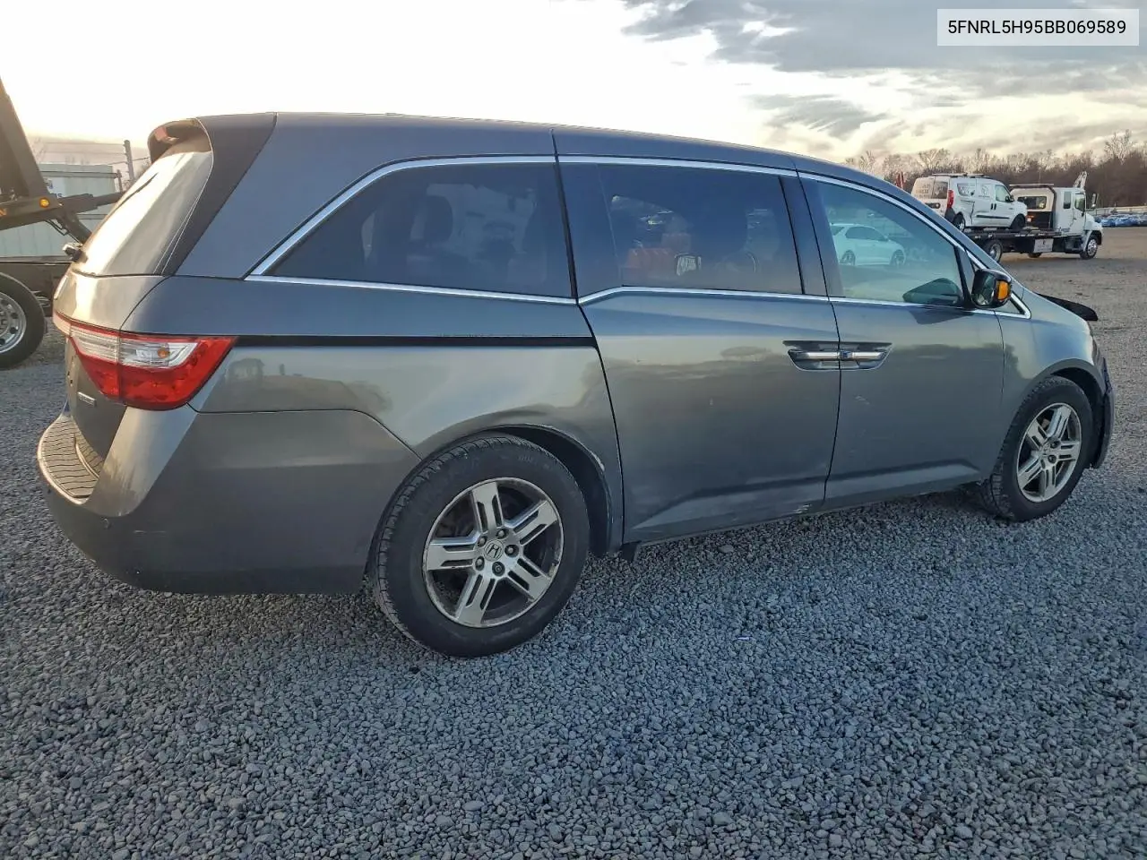 5FNRL5H95BB069589 2011 Honda Odyssey Touring