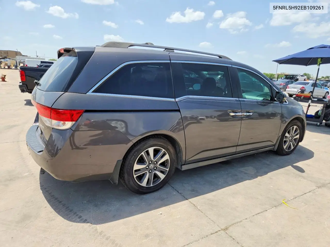 2014 Honda Odyssey Touring VIN: 5FNRL5H92EB109261 Lot: 60685126