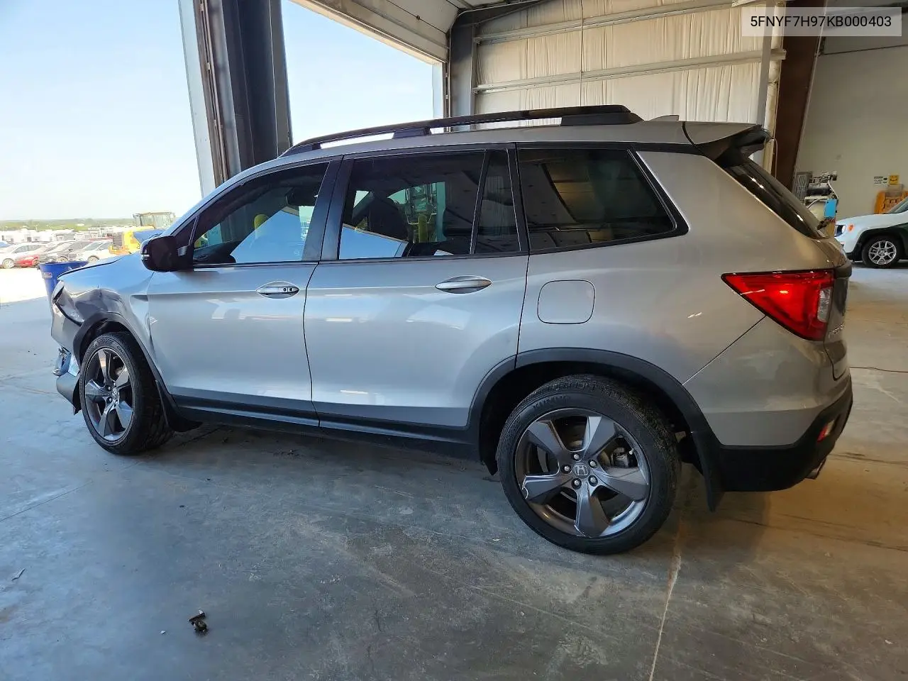 2019 Honda Passport Touring VIN: 5FNYF7H97KB000403 Lot: 60155906