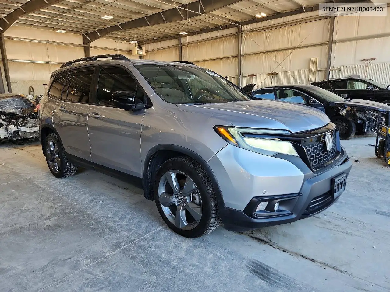 2019 Honda Passport Touring VIN: 5FNYF7H97KB000403 Lot: 60155906